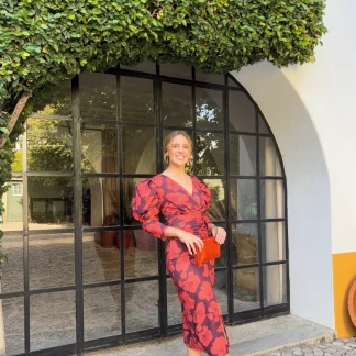 Vestido midi floral com mangas bufantes