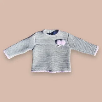 Camisola cinza com pompom rosa