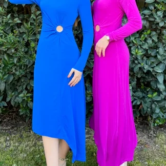 Vestido Com Aberturas e Assimetria