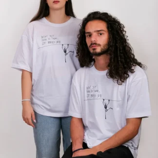 T-shirt oversize hang in there
