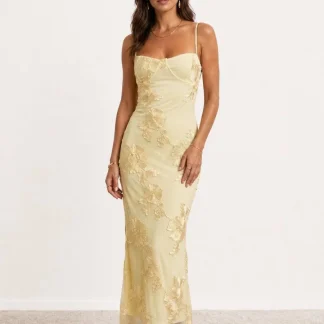 Vestido largo bordado con tirantes
