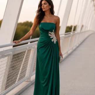 VESTIDO VERDE COM APLICAÇÃO